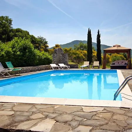 La Giurata 9, Emma Villas *